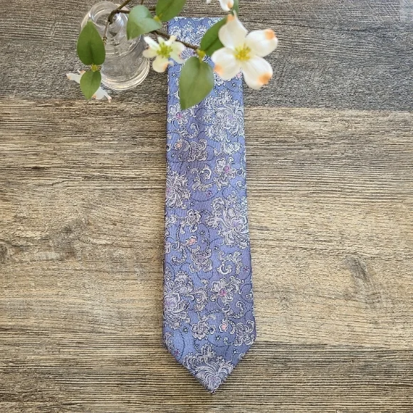 Brioni Silk Jacquard Floral Motif Tie